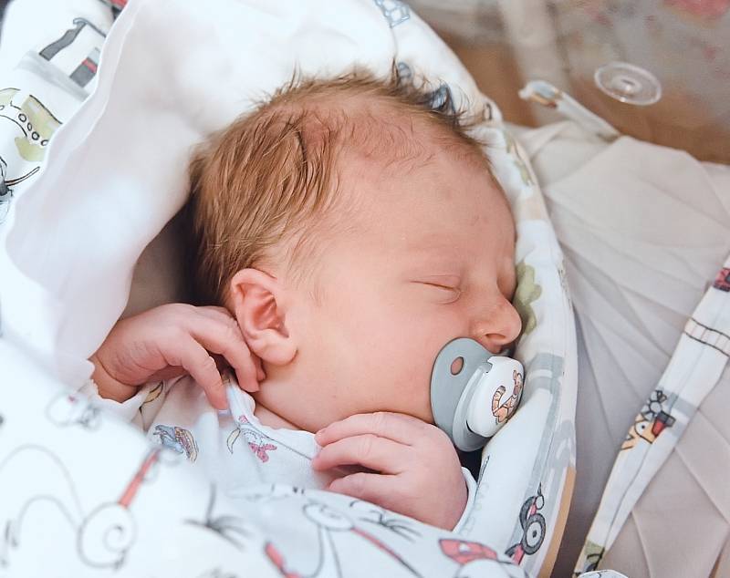 Marek Srb se narodil v nymburské porodnici 30. března 2022 v 9:09 hodin s váhou 4120 g a mírou 51 cm. Na prvorozeného chlapečka se v Nymburce těšila maminka Andrea a tatínek Marek.