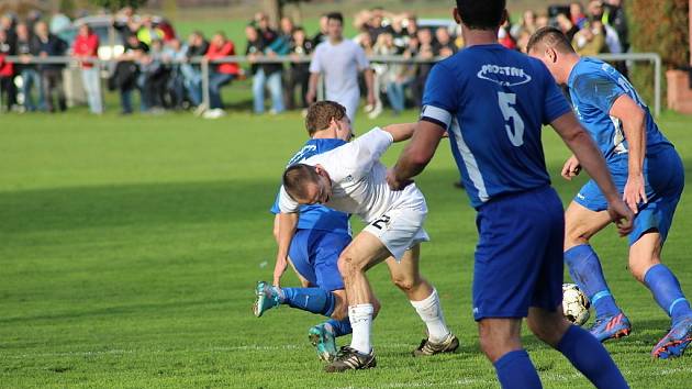 Z fotbalového utkání krajského přeboru Sokoleč - Poříčany