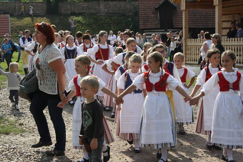 Staročeské dožínky v Přerově nad Labem.