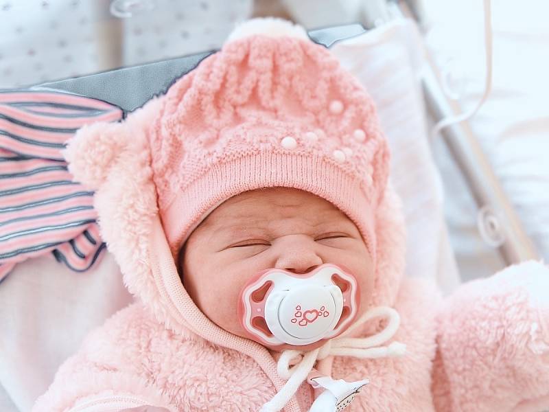 Izabela Vostřelová se narodila v nymburské porodnici 27. listopadu 2022 v 23:48 hodin s váhou 3280 g a mírou 47 cm. V Čelákovicích se z prvorozené holčičky raduje maminka Denisa.