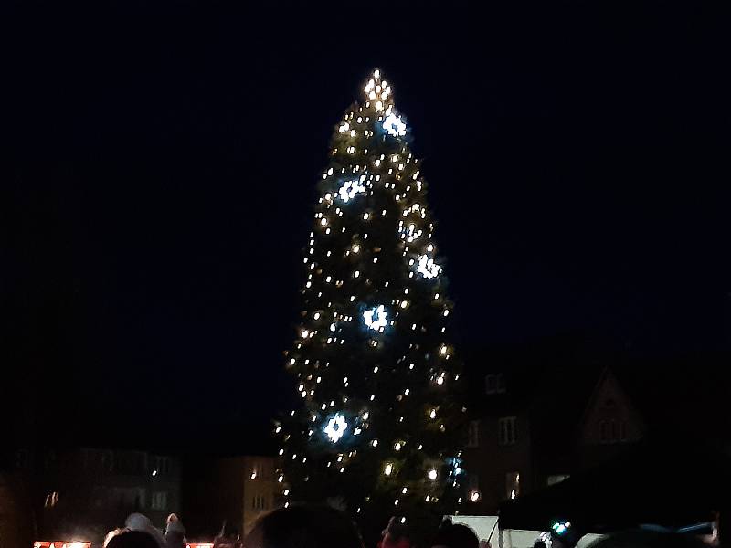 Rozsvícení vánočního stromu a adventní trhy v Lysé nad Labem