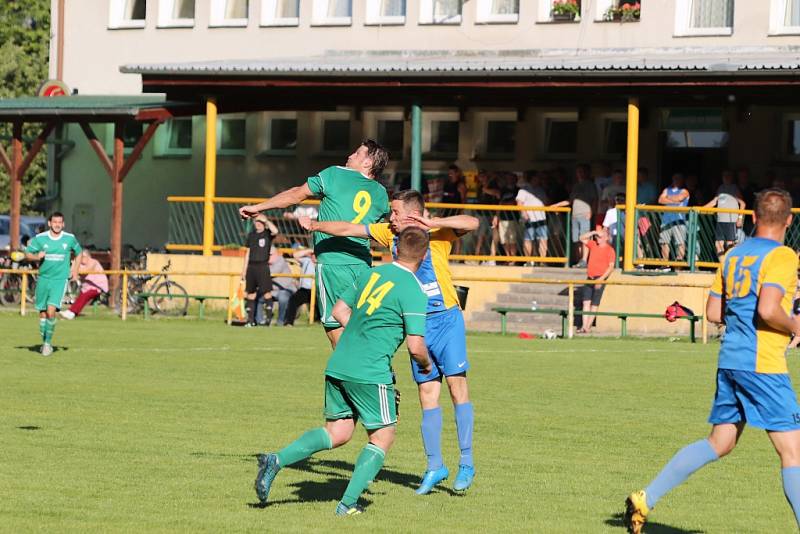 Z fotbalového utkání okresního přeboru Přerov nad Labem - Všejany (3:2)