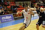 Z basketbalového utkání NBL Nymburk - Děčín (103:90)