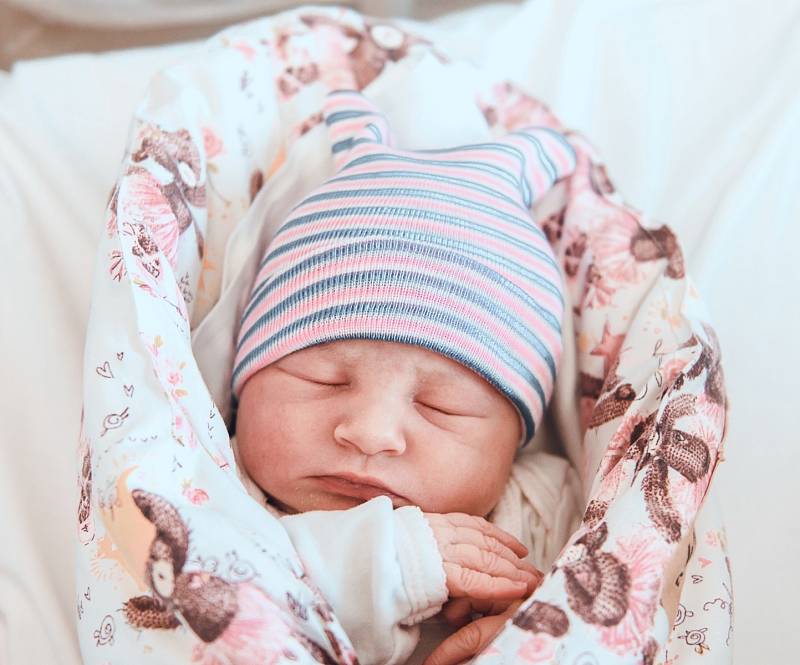 Sára Kronusová z Kolína se narodila v nymburské porodnici 19. ledna 2022 v 16:53 hodin s váhou 3330 g a mírou 47 cm. Holčičku si domu odvezli rodiče Dita a Václav a sestřička Dominika (6 let).