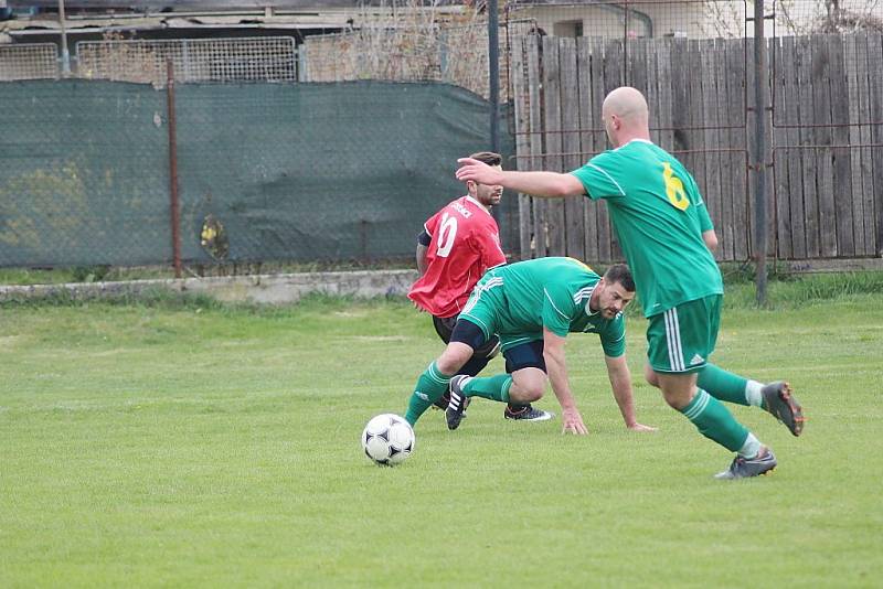 Z fotbalového utkání okresního přeboru Opočnice - Přerov nad Labem (3:0)