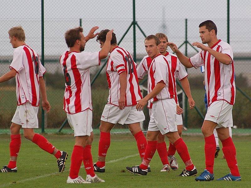 Z utkání fotbalové divize Jirny - Čelákovice (4:1).