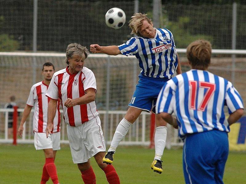 Z utkání fotbalové divize Jirny - Čelákovice (4:1).