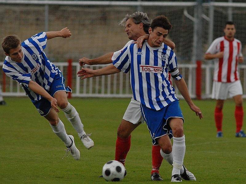 Z utkání fotbalové divize Jirny - Čelákovice (4:1).