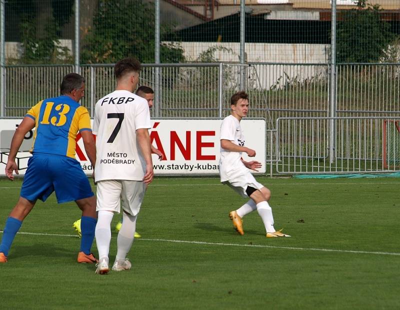 Z fotbalového utkání okresního přeboru Bohemia Poděbrady B - Všejany (2:1)