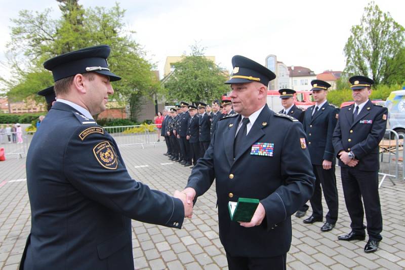 Vítězem Krajské soutěže ve vyprošťování u dopravních nehod, která se konala ve čtvrtek 26. dubna v Nymburku, jsou opět hasiči z hořovické stanice územního odboru Beroun.