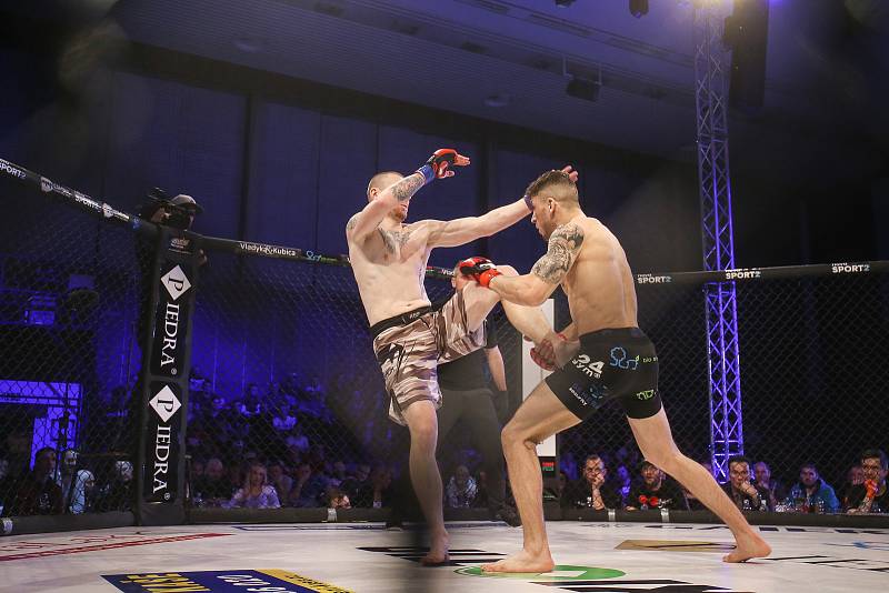 Galevečer MMA GCF 61 Cage Fight Nymburk se ve Sportovním centru konal v neděli 26. ledna.