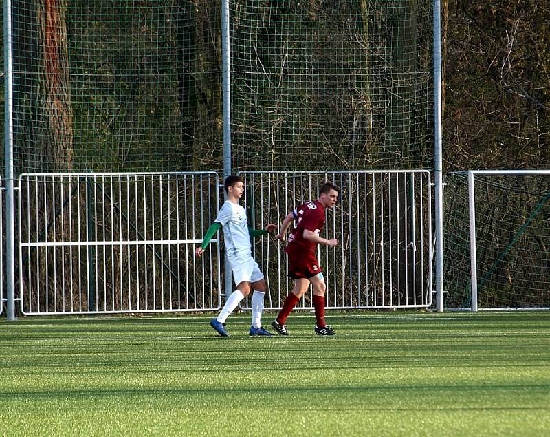 Z fotbalového utkání okresního přeboru Bohemia Poděbrady B - Polaban Nymburk B (0:2)