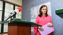 Hejtmanka Středočeského kraje Jaroslava Pokorná Jermanová (ANO) v pondělí po jednání krajských radních vystoupila na tiskové konferenci před novináři.