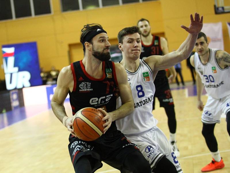 Z basketbalového finále Českého poháru Nymburk - USK Praha (100:94 pp)