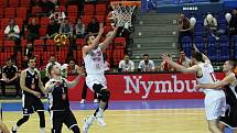 Z basketbalového utkání nadstavbové části Kooperativa NBL Nymburk - Hradec Králové (110:83)