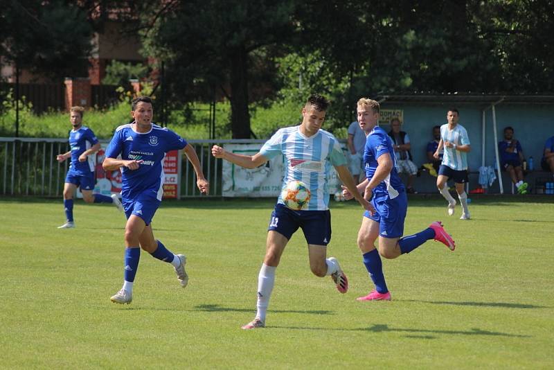 Z přípravného fotbalového utkání Poříčany - Slovan Lysá n. L