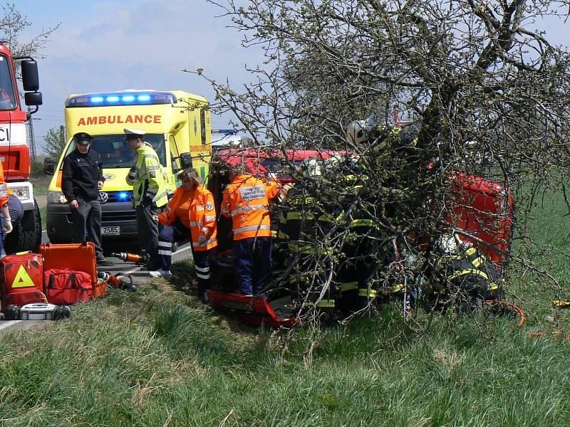 Vážná nehoda mezi Nymburkem a Kamenným Zbožím