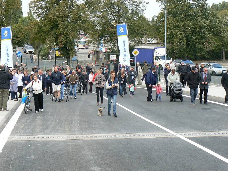 Slavnostní otevření poděbradského nadjezdu ve středu před polednem