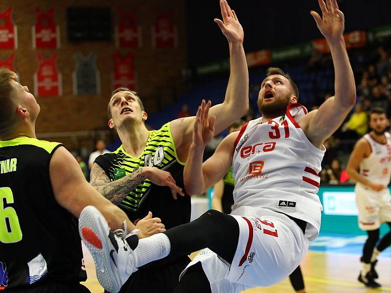 Z basketbalového utkání Kooperativa NBL Nymburk - Ústí nad Labem (112:76)