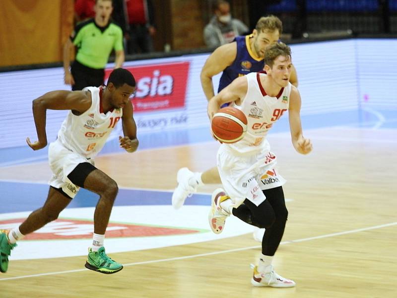 Z basketbalového utkání Kooperativa NBL Nymburk - Opava