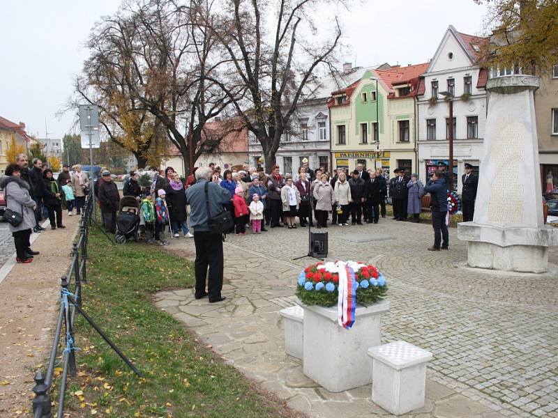 Kladení věnců v Lysé nad Labem