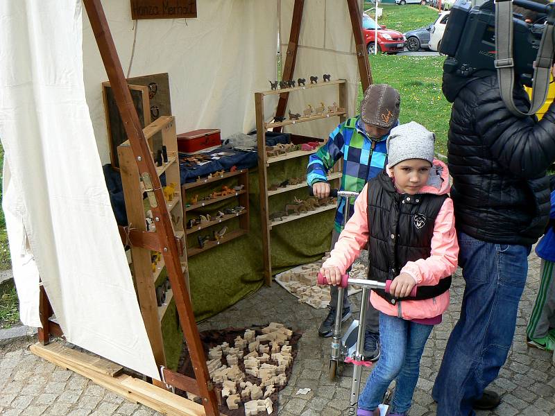 Už poosmé se konal na lyském náměstí Bedřicha Hrozného řemeslný jarmark.