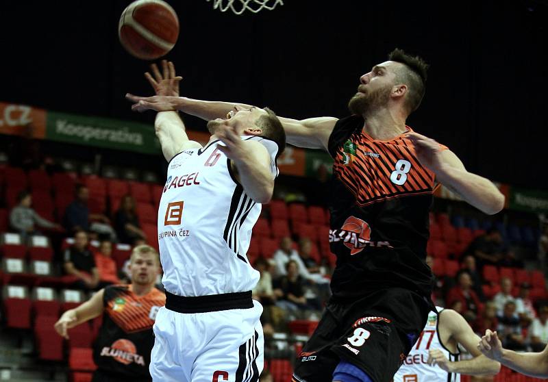 Nezklamali. Basketbalisté Nymburka vyhráli další utkání nejvyšší soutěže.