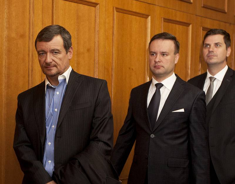 Krajský soud v Praze se v pondělí 23. října vrátil ke korupční kauze kolem bývalého středočeského hejtmana Davida Ratha.