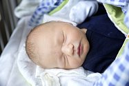 TOBIÁŠ DYMÁK se narodil 25. prosince 2018 v 7.49 hodin s délkou 48 cm a váhou 3 460g. Maminka Marcela a tatínek Jan si svého očekávaného prvorozeného syna odvezli domů do Čelákovic.