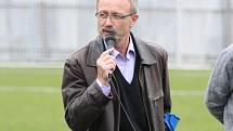 MILAN KAIPR, předseda fotbalového klubu Bohemia Poděbrady, při úvodním  proslovu u příležitosti otevření zbrusu nového hřiště s umělou trávou     
