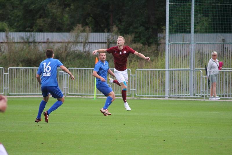 Z fotbalového utkání krajského přeboru Bohemia Poděbrady - Nespeky (4:4, na penalty 8:7)