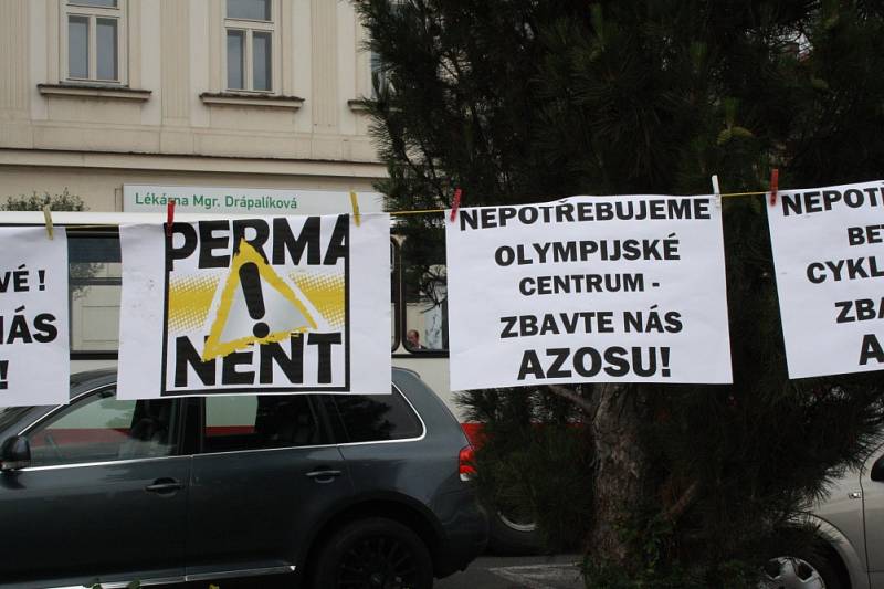 Již třetí demonstrace Nymburáků proti zinkovně AZOS CZ.