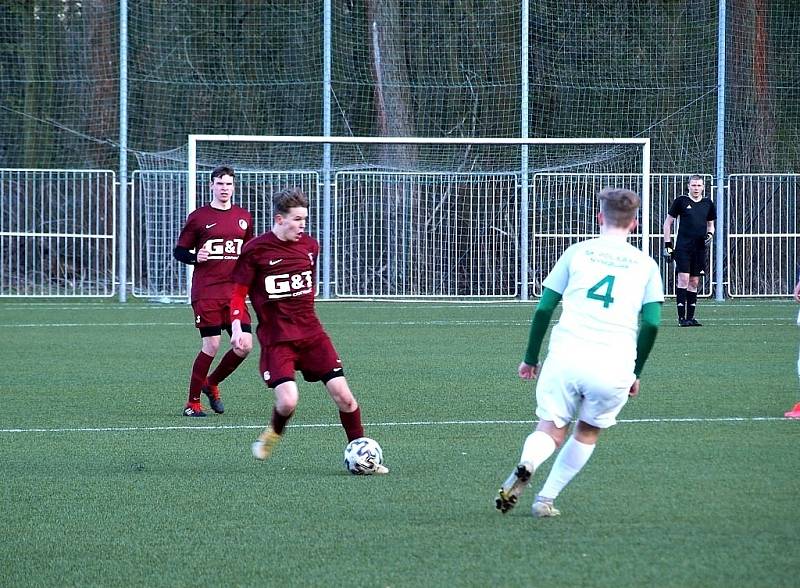 Z fotbalového utkání okresního přeboru Bohemia Poděbrady B - Polaban Nymburk B (0:2)