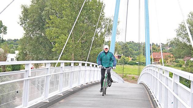 Most pro cyklisty, který byl otevřen v Čelákovicích před dvěma lety. 