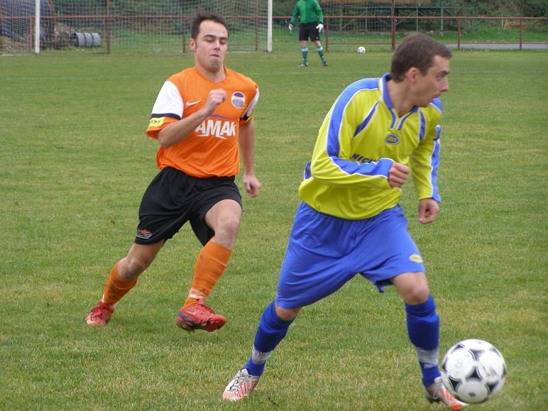Z okresního fotbalového derby I.B třídy Libice - Sokoleč (2:1)
