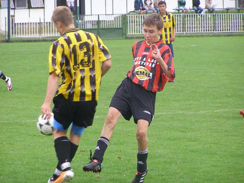 Z fotbalového utkání krajského přeboru mladšího dorostu Polaban Nymburk - Kutná Hora (5:0)