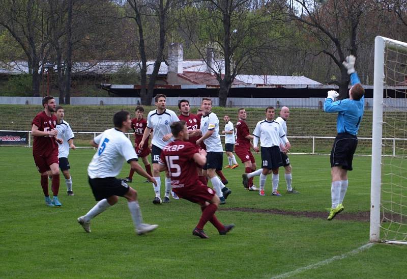 Fotbalisté poděbradské Bohemie prohráli doma s Čelákovicemi 0:2.