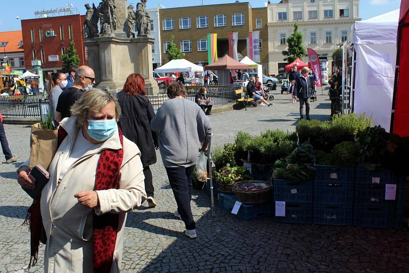 Food festival částečně připomínající farmářský trh se konal v sobotu na nymburském náměstí