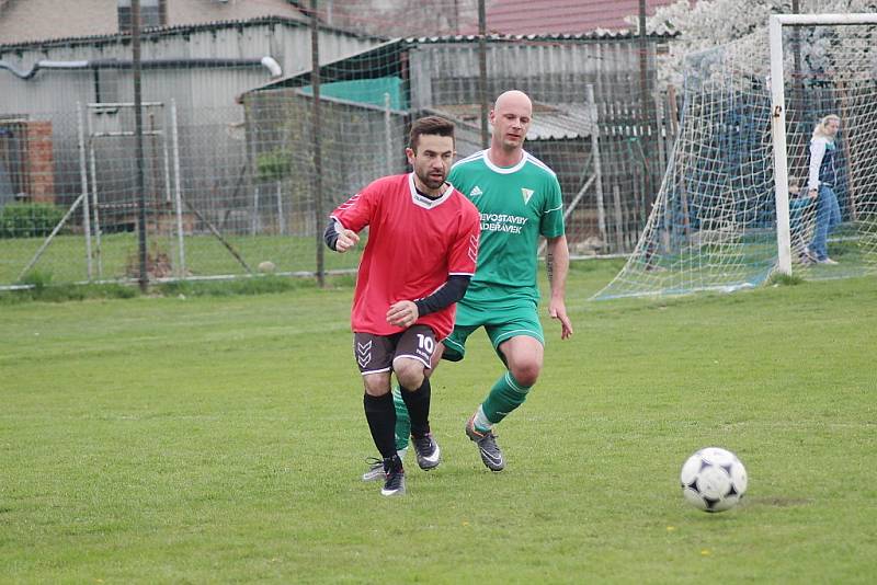 Z fotbalového utkání okresního přeboru Opočnice - Přerov nad Labem (3:0)