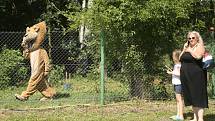 Křest mláděte pumy americké v základně cirkusu JO-JOO ve Zbožíčku na Nymbursku.
