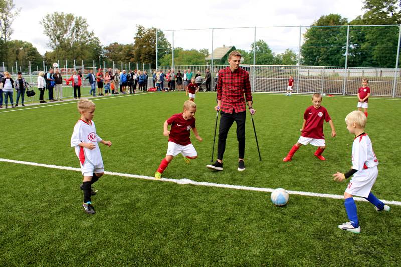 Ze slavnostního otevření opraveného sportovního areálu na Jiskře v Poděbradech.