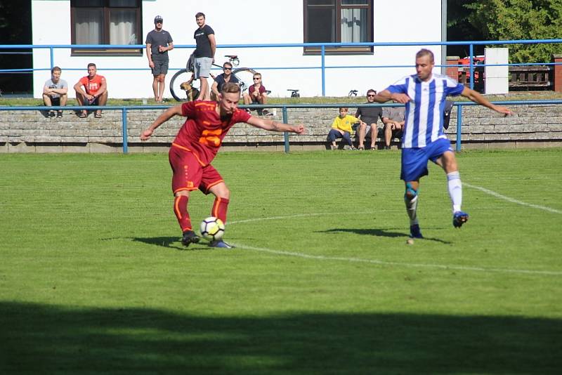 Z fotbalového utkání I.A třídy Slovan Poděbrady - Pšovka Mělník (4:1)