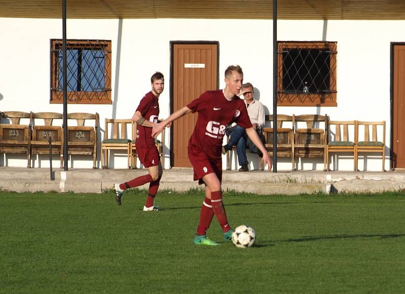 Fotbalisté Opočnice přišli v zápase s rezervou Bohemie o dvoubrankový náskok. Hosté vyrovnali v poslední minutě.