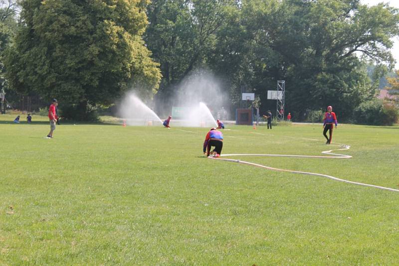 Z národního finále hasičské soutěže Dobráci roku 2016 v Nymburce.