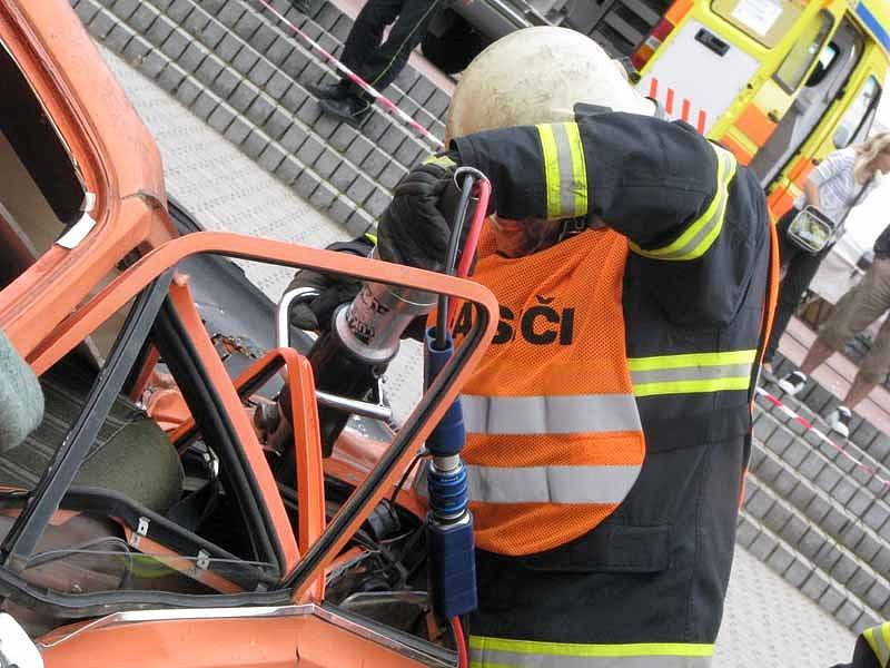 V Lysé nad Labem začal Knižní veletrh spolu s výstavou Domov a teplo a akcí Čtyři dny se záchranáři.