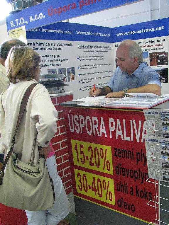 V Lysé nad Labem začal Knižní veletrh spolu s výstavou Domov a teplo a akcí Čtyři dny se záchranáři.