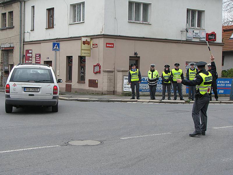 V Nymburce řídili dopravu policejní studenti