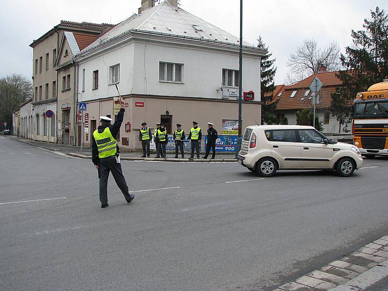 V Nymburce řídili dopravu policejní studenti