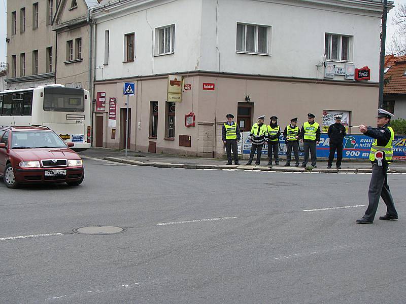 V Nymburce řídili dopravu policejní studenti