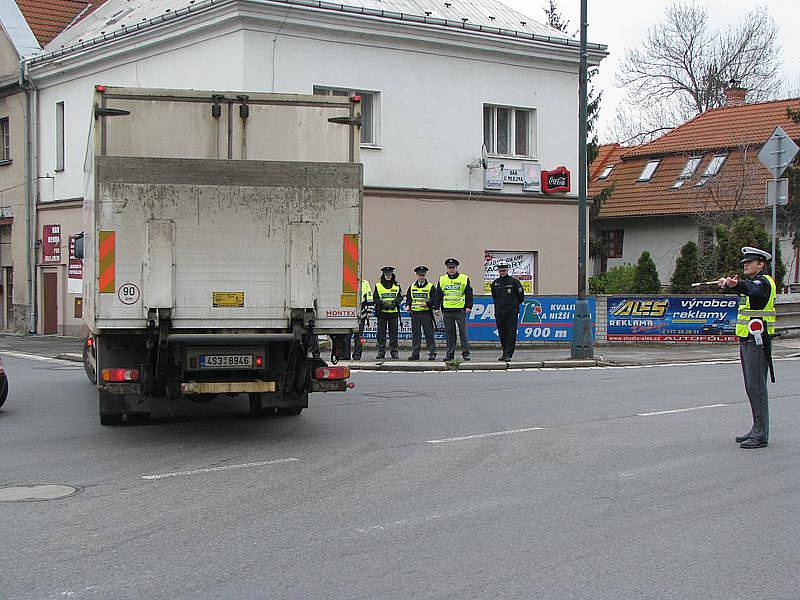 V Nymburce řídili dopravu policejní studenti